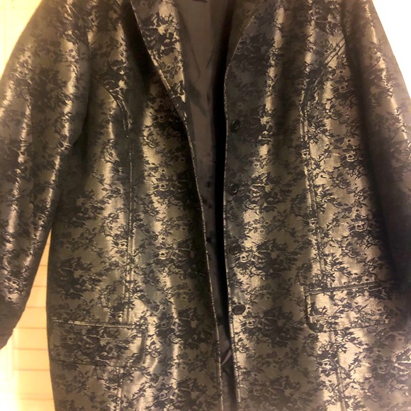 Dinner jacket - Picture 1 of 3